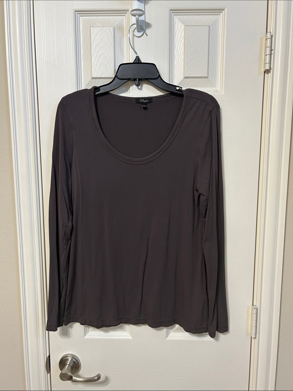 Cupio Women's Long Sleeve Scoop Neck Top in Deep Charcoal/Purple